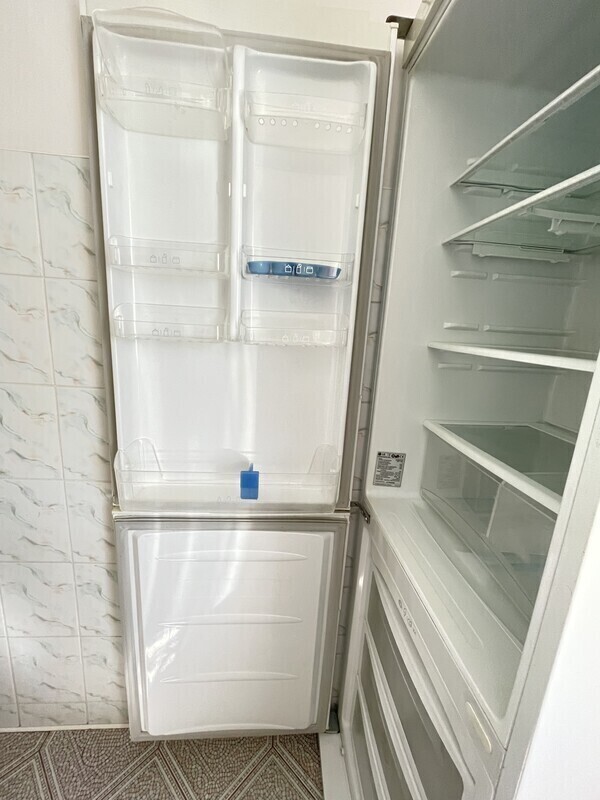 Elbląg Sprzedam lodówko - zamrażarkę LG no frost o wymiarach: 
wys.1896 cm, szer.595 cm 
głębokość 617 cm
pojemność