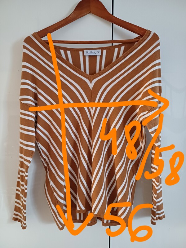 Elbląg Sweterek dzianinowy elastyczny Janina rozmiar S M, cieńszy na wiosnę, ,karmeliwo-bialy, stan idealny jak nowy