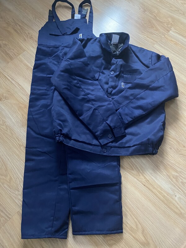 Elbląg Sprzedam zimowe ubranie robocze ( spodnie ogrodniczki + bluza )  rozmiar L