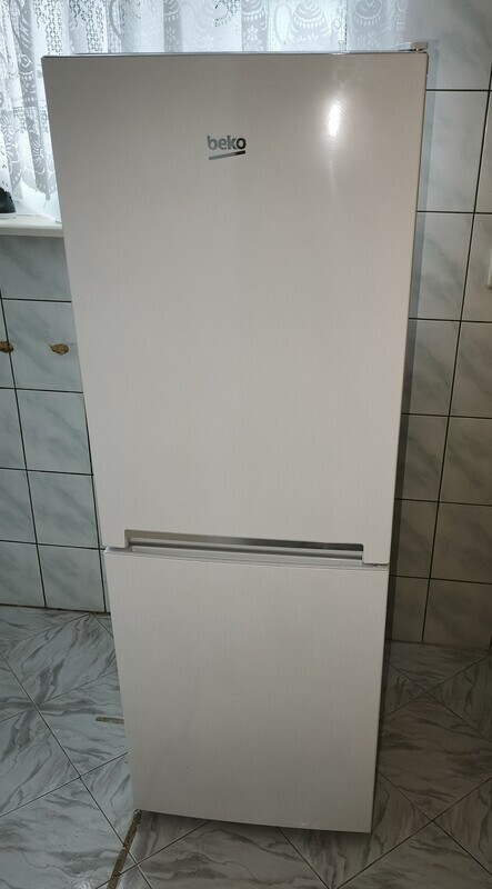 Elbląg Do sprzedania lodówka Beko model K54240,w pełni sprawna, w dobrym stanie, używana od 3lat. Wymiary: wysokość
