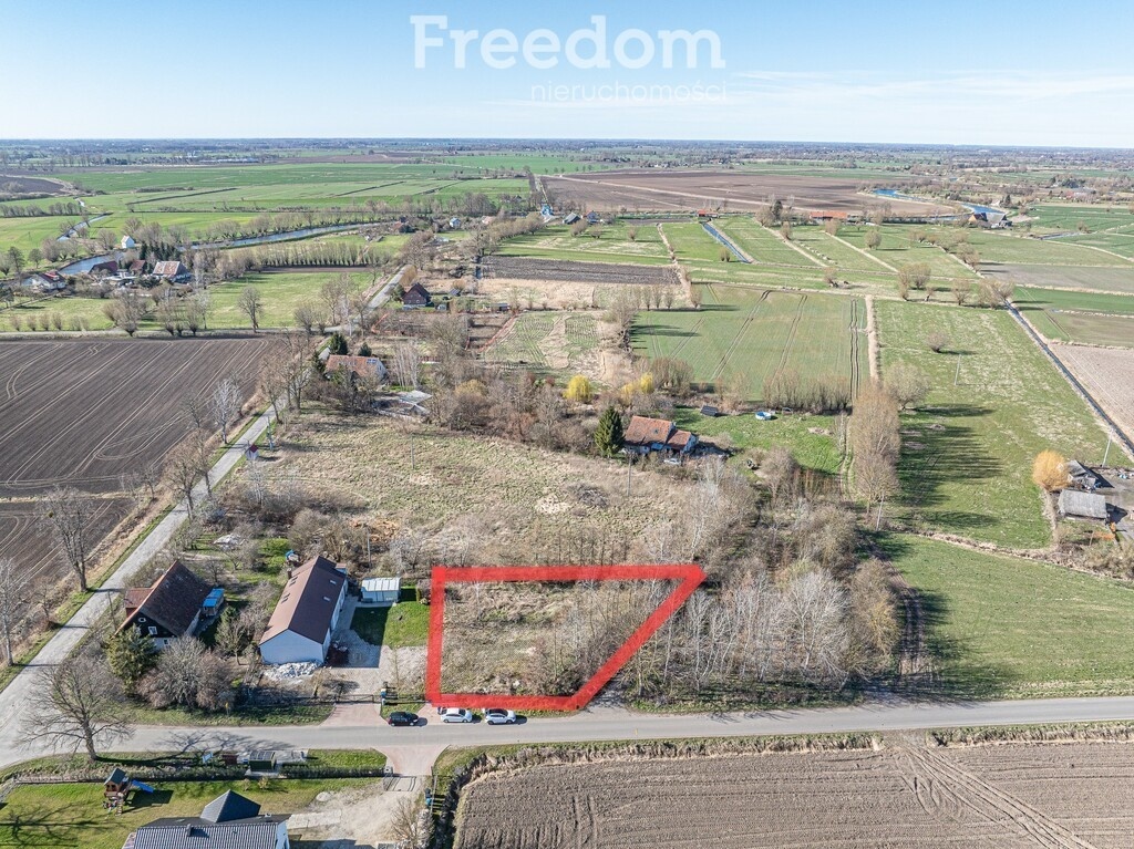 Elbląg FREEDOM NIERUCHOMOŚCISprzedam działkę - Jezioro.&nbsp;Oferuję na sprzedaż atrakcyjną działkę budowlaną położoną
