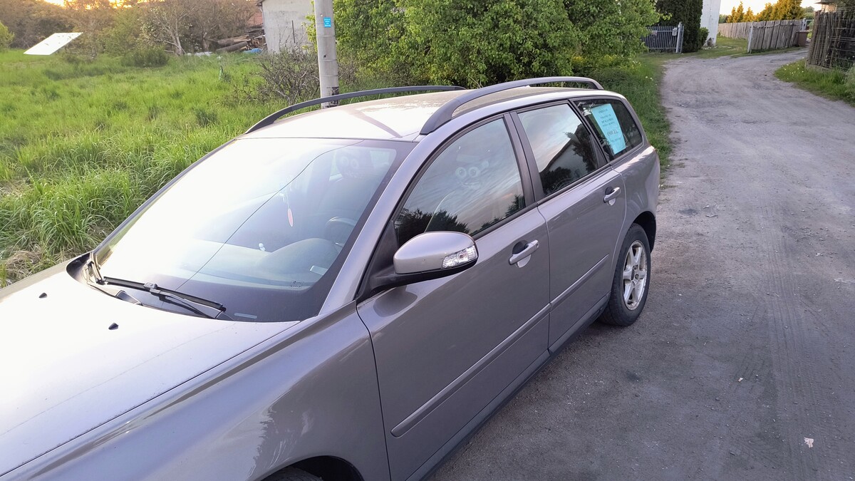 Elbląg Sprzedam Volvo V50 1.6 d wszystko sprawne nawet klimatyzacja zawieszenie w bardzo dobrym stanie zero wycieków 2