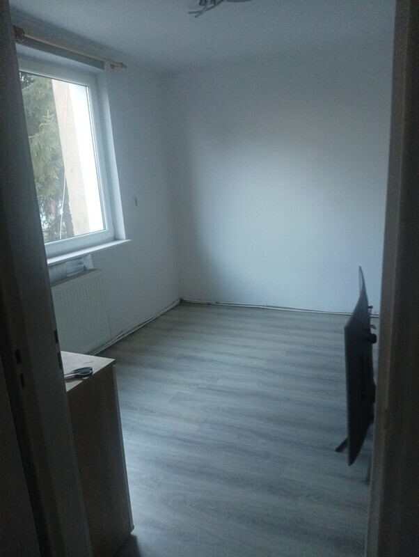 Elbląg Witam, wynajmę mieszkanie bezczynszowe dwupokojowe z aneksem kuchennym 38m. Opłaty tylko za media. Mieszkanie