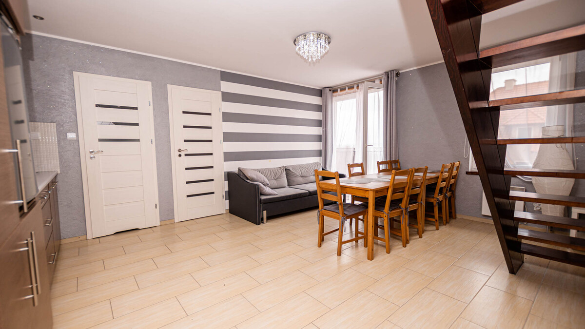 Elbląg * * * ABC NIERUCHOMOŚCI * * *NOWA NIŻSZA CENA!! APARTAMENT W KRYNICY MORSKIEJ !!4 pokoje&nbsp;o pow.