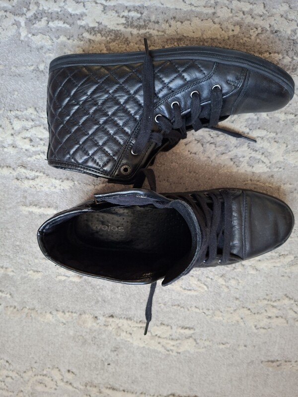 Elbląg Buty damskie firmy Wojas. 
Czarne rozm. 40.