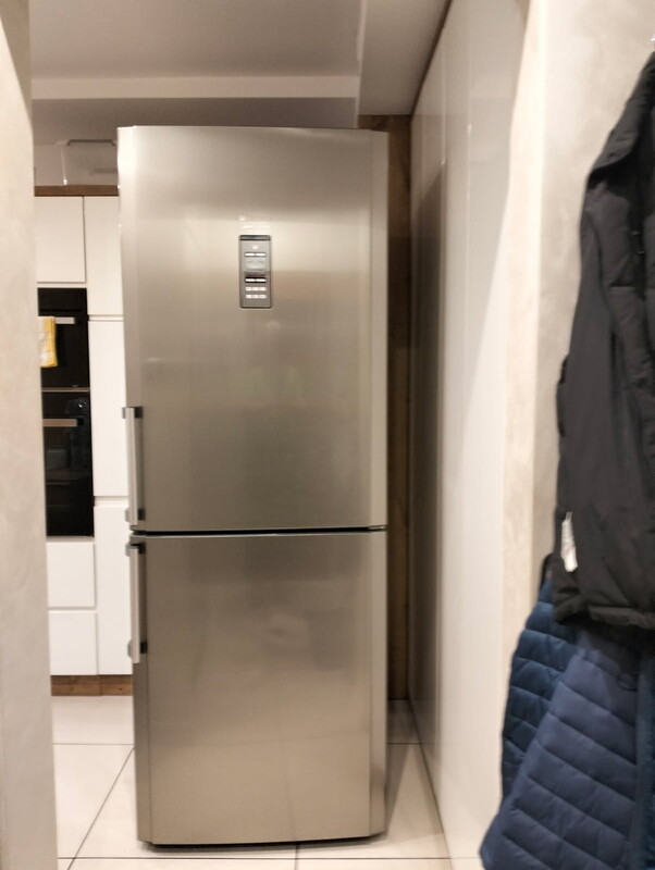 Elbląg Sprzedam w stanie idealnym pakowna z dużą zamrażarką lodówkę Ariston Hotpoin
( pełen No Frost )
Po przeglądzie