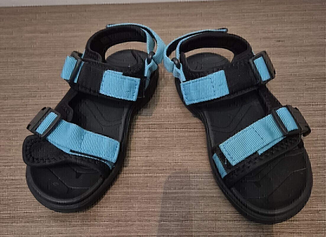 Elbląg Nowe sandały rozmiar 29 firmy Reserved. 
Długość wkładki 18-19 cm.