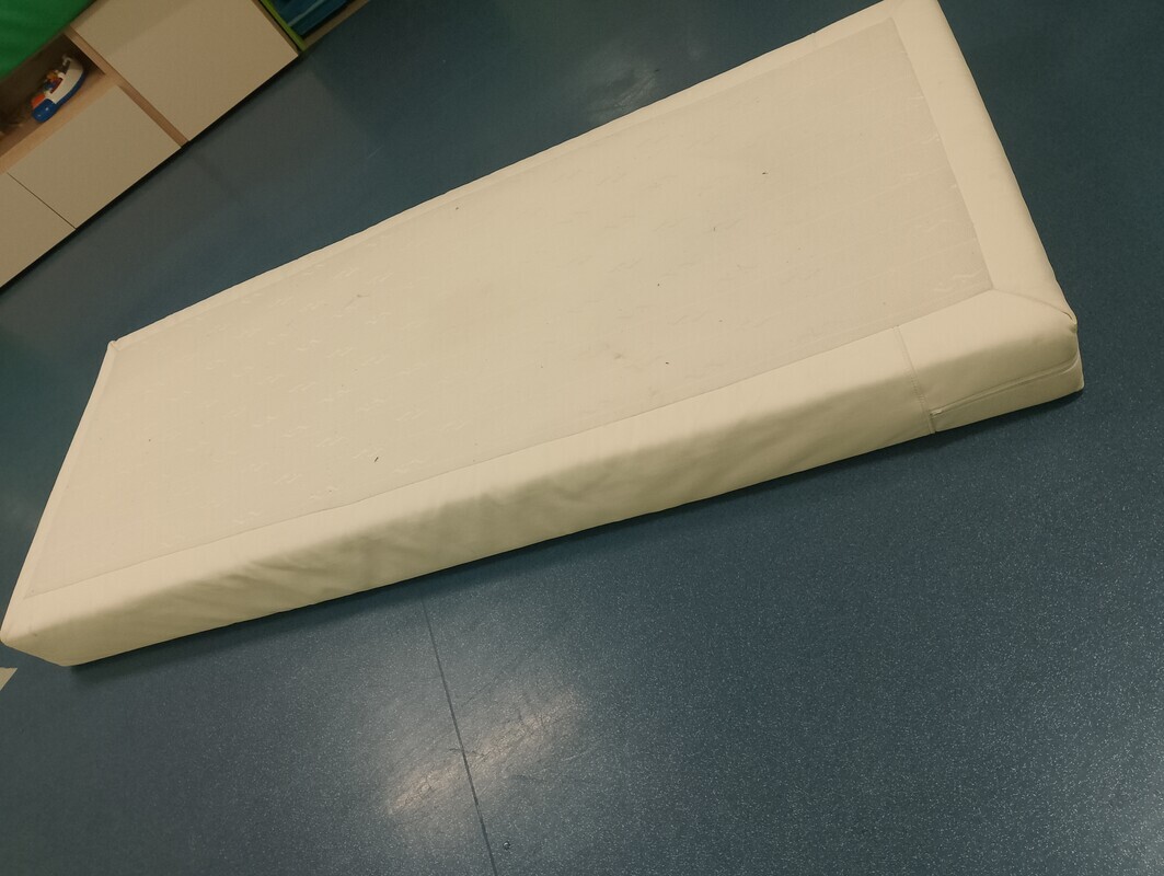 Elbląg Sprzedam materac 80x200.Grubość 20cm. Zapraszam zdecydowane osoby