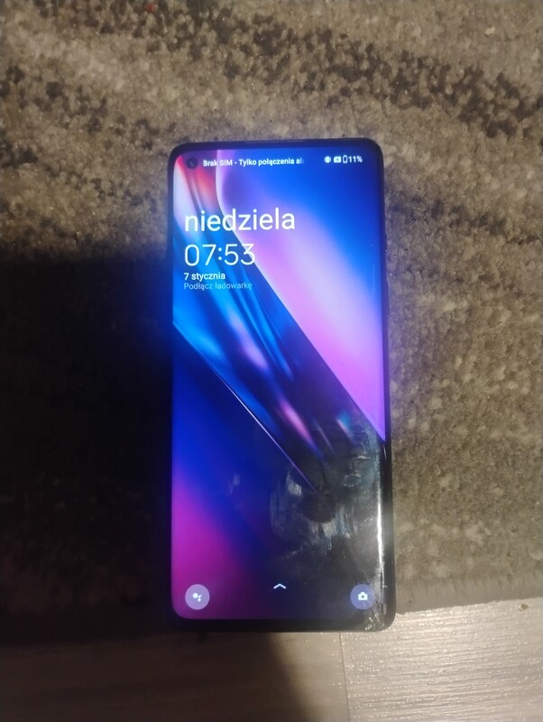 Elbląg Smartfon OnePlus 8 IN2013 8 GB / 128 GB 5G
Stan wizualny słaby (patrz zdjęcia). Stan techniczny bardzo dobry.