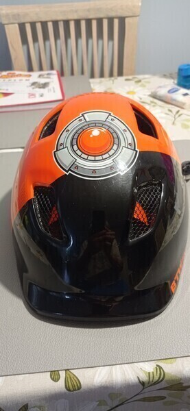 Elbląg SPRZEDAM
DWA KASKI NA ŁYŻWY, ROWER, HULAJNOGĘ, ROLKI.
STAN BARDZO DOBRY.
CENA 30 ZŁ ZA SZTUKĘ.