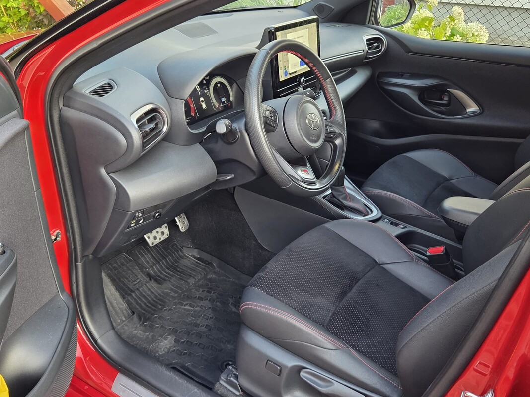 Elbląg Sprzedam Toyotę Yaris GR Sport, którą kupiłam z salonu w maju 2024r. Stan idealny, z małym przebiegiem,