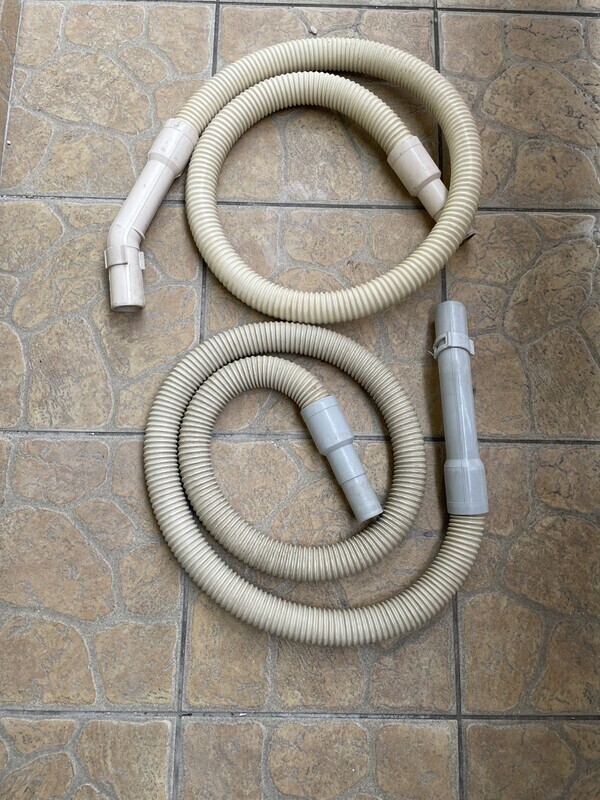 Elbląg Sprzedam 1 wąż do odkurzacza. 
cena do negocjacji.