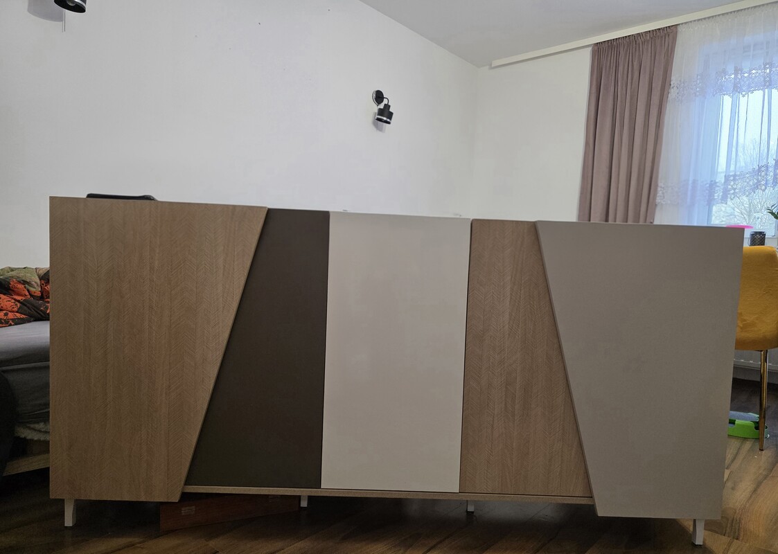 Elbląg Za symboliczne 100 zl oddam zestaw mebli: szeroka komoda okolo 180 cm, szafka RTV około 160cm, niski regał oraz