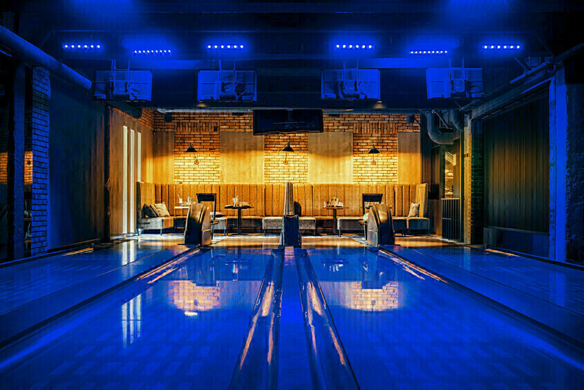 Elbląg Kręgielnia Maszynownia przy Hotelu Młyn szuka kelnera/kelnerki - ok.120 - 140 godzin pracy miesięcznie.