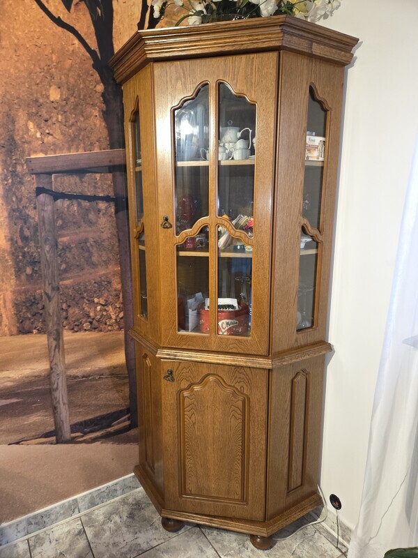 Elbląg Sprzedam witrynę  narożna. Wymiary wysokość 190 cm, szerokość 30x45x30