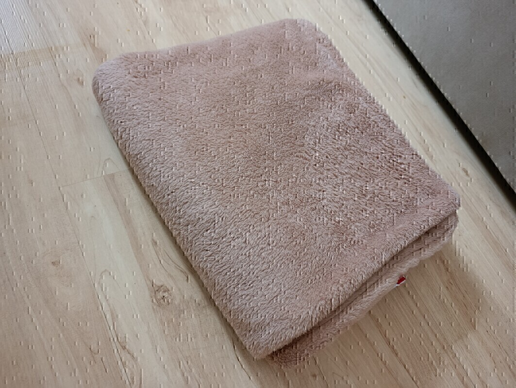 Elbląg Sprzedam kocyk dla psa Amiplay rozmiar XL. Stan bardzo dobry. Wymiary ok 150/90.Kontakt sms