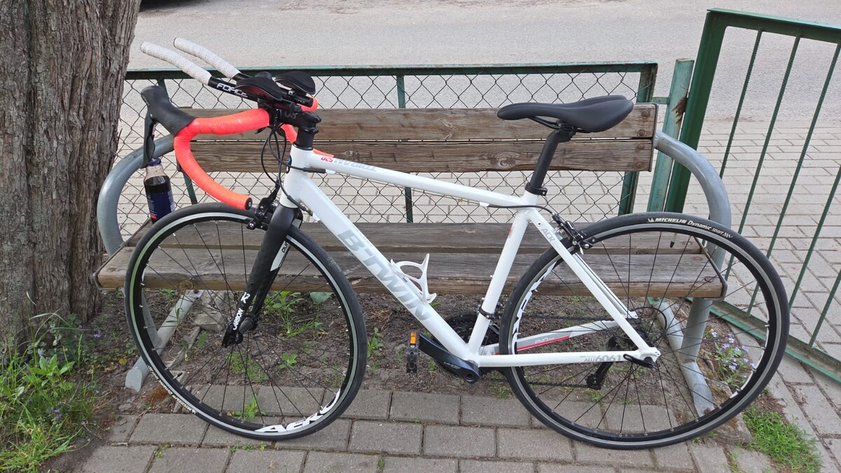 Elbląg Sprzedam damski rower szosowy Btwin, rozm. S ( 165-173 cm wzrostu), opony 26,stan bardzo dobry, przejechane na
