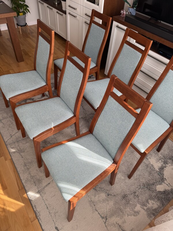 Elbląg Sprzedam zestaw 6 drewnianych krzeseł w bardzo dobrym stanie. Producent krzeseł: meble Potocki. Model krzesła: