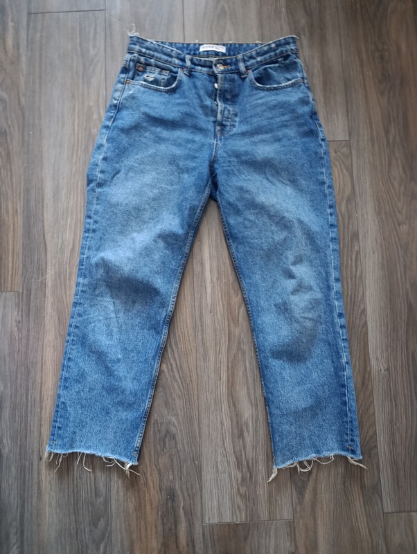 Elbląg Sprzedam jeansy damskie rozmiar z metki 42 polecam na 40 pas na płasko 39cm. Szerokie nogawki. Zapinane na