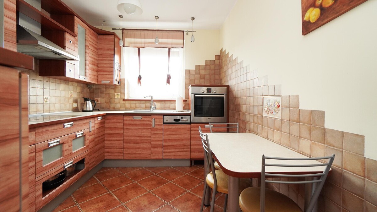 Elbląg &nbsp; TO MY SPRZEDAJEMYNIERUCHOMOŚCI W TYM MIEŚCIEBIURO NIERUCHOMOŚCIAMERICAN HOMEWYNAJMĘ - 3 POKOJE -