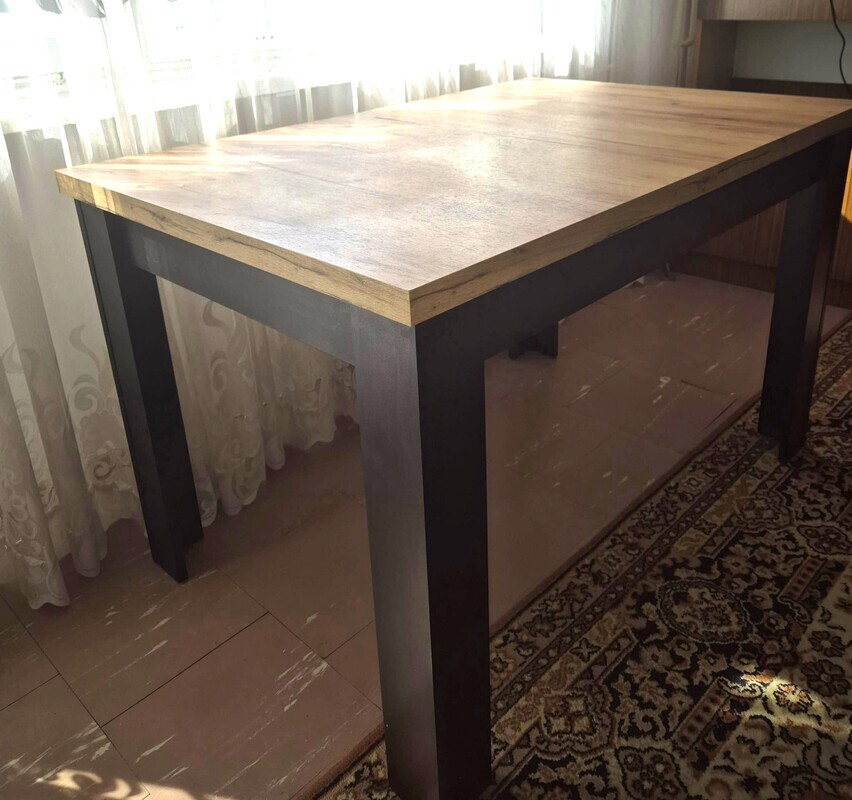 Elbląg StółStan bdb jak nowyWymiary 120*80 cm / po rozłożeniu 160*80 cm&nbsp; 