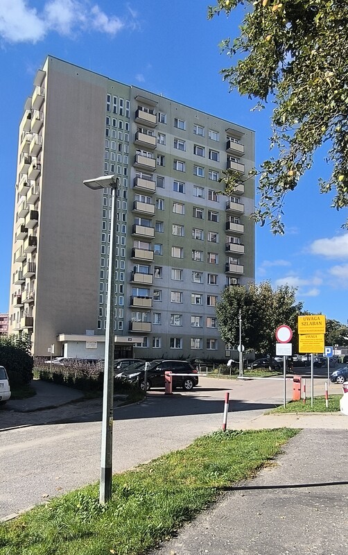 Elbląg Sprzedam mieszkanie 2-pokojowe w centrum Elbląga, ul Brzeska 32 /balkon/parking/ winda/ -42,20 m2 Cena 309 000 do