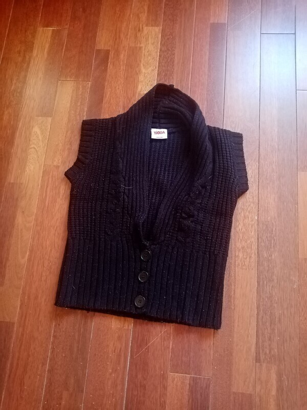 Elbląg Oddam ubrania damskie widoczne na zdjęciach. 
Rozmiar 38 - 40.
Na szczupłą osobę. 
Większość nowe (tylko