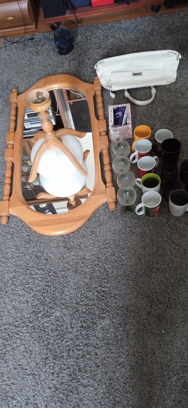 Elbląg Oddam za darmo, lustro do przedpokoju w zestawie z żyrandolem, torebka damska, skóra, kubki, szklaki duralex,