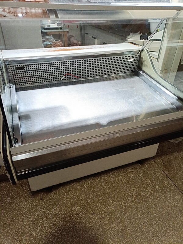 Elbląg Sprzedam krajalnicę sprawna działająca średnica ostrza 250mm firmy Royal catering cena 800zł, Skrzynki używane