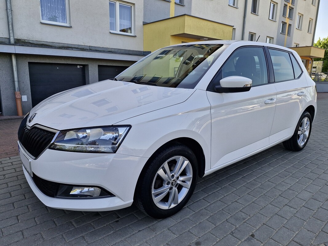 Elbląg Skoda Fabia1.0 Benzyna ( MPI )Rok 2020KlimatyzacjaCzujniki parkowaniaKupiona w Polskim Salonie