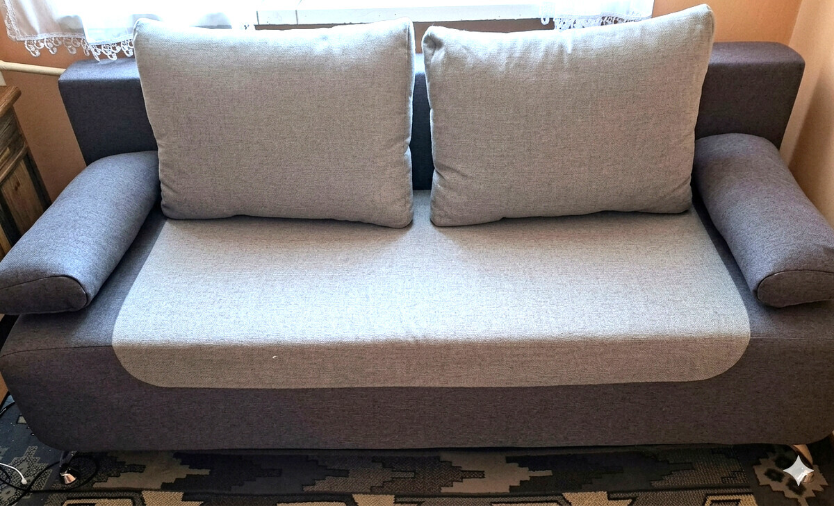 Elbląg Sofa jak nowa / skladana z pojemnikiem / stan bdbWymiary po rozlożeniu 140 * 200 cm