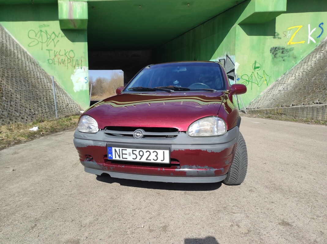 Elbląg Sprzedam opel corsa b 1.2 rok 1996.Auto w ciągłej eksploatacji. OC i przegląd jest. Brak wspomagania i abs.