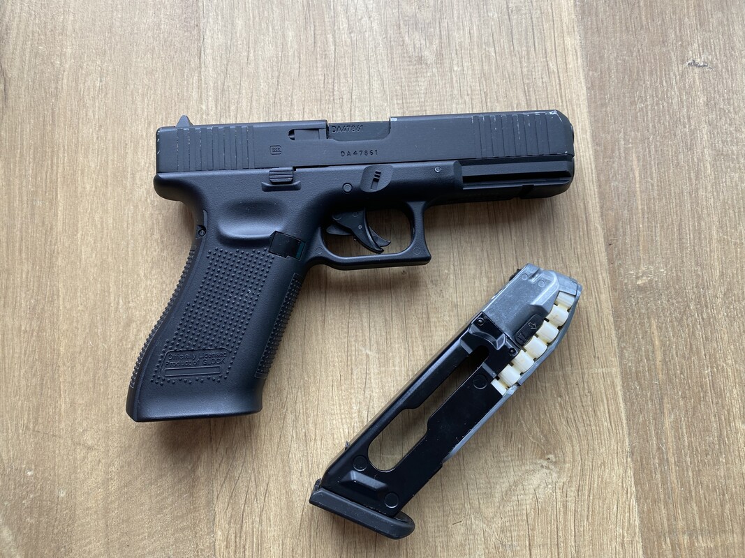 Elbląg Sprzedam pistolet wiatrówkowy firmy UMAREX na oficjalnej licencji Glocka. Wiatrówka ta to precyzyjna replika