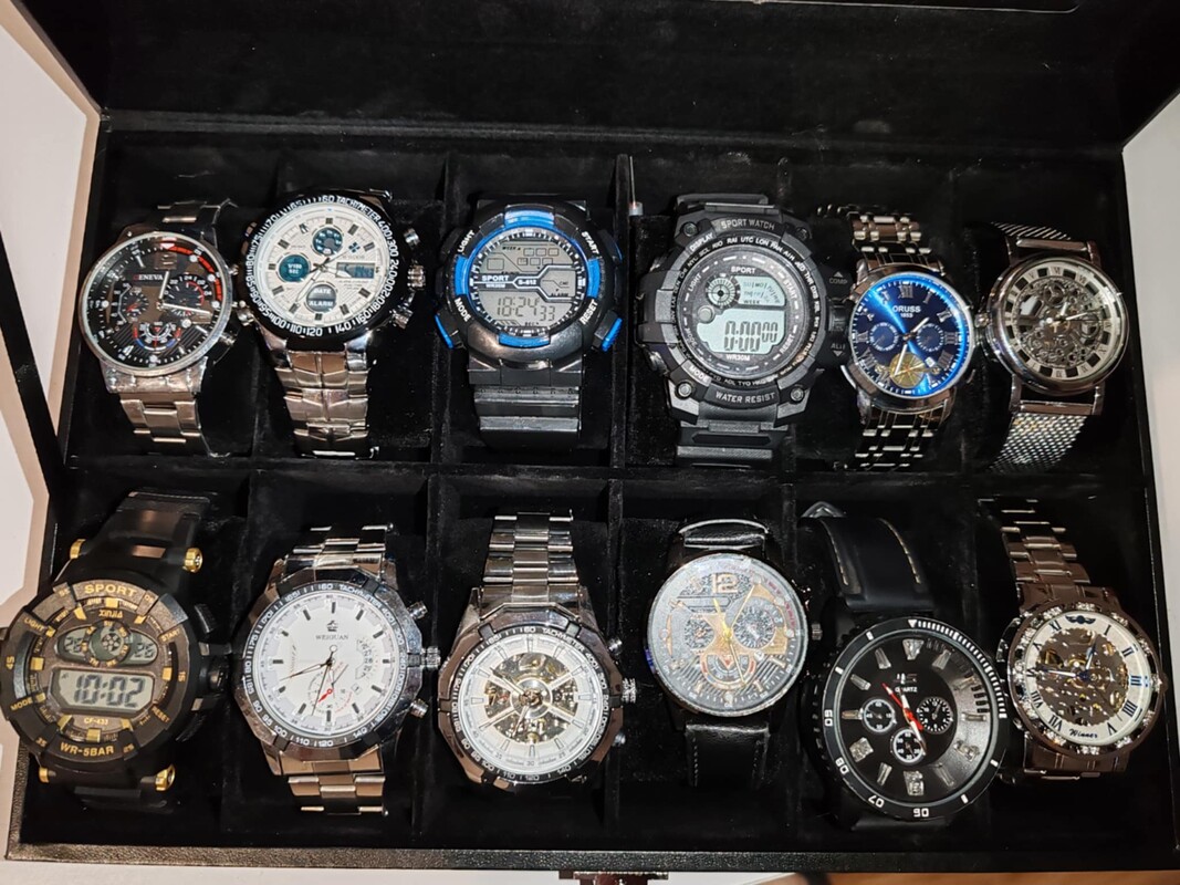 Elbląg Zegarek w różnych kolorach wzorach i markach. .Używane nie wszystkie, ale w dobrym stanie. Pasuje zarówno dla