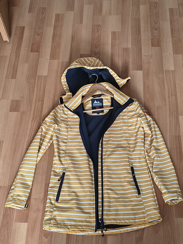 Elbląg Kurtka damska Softshell norweskiej firmy Nordberg. Rozmiar M. Warstwa zew. 94 procent polyester, 6 procent