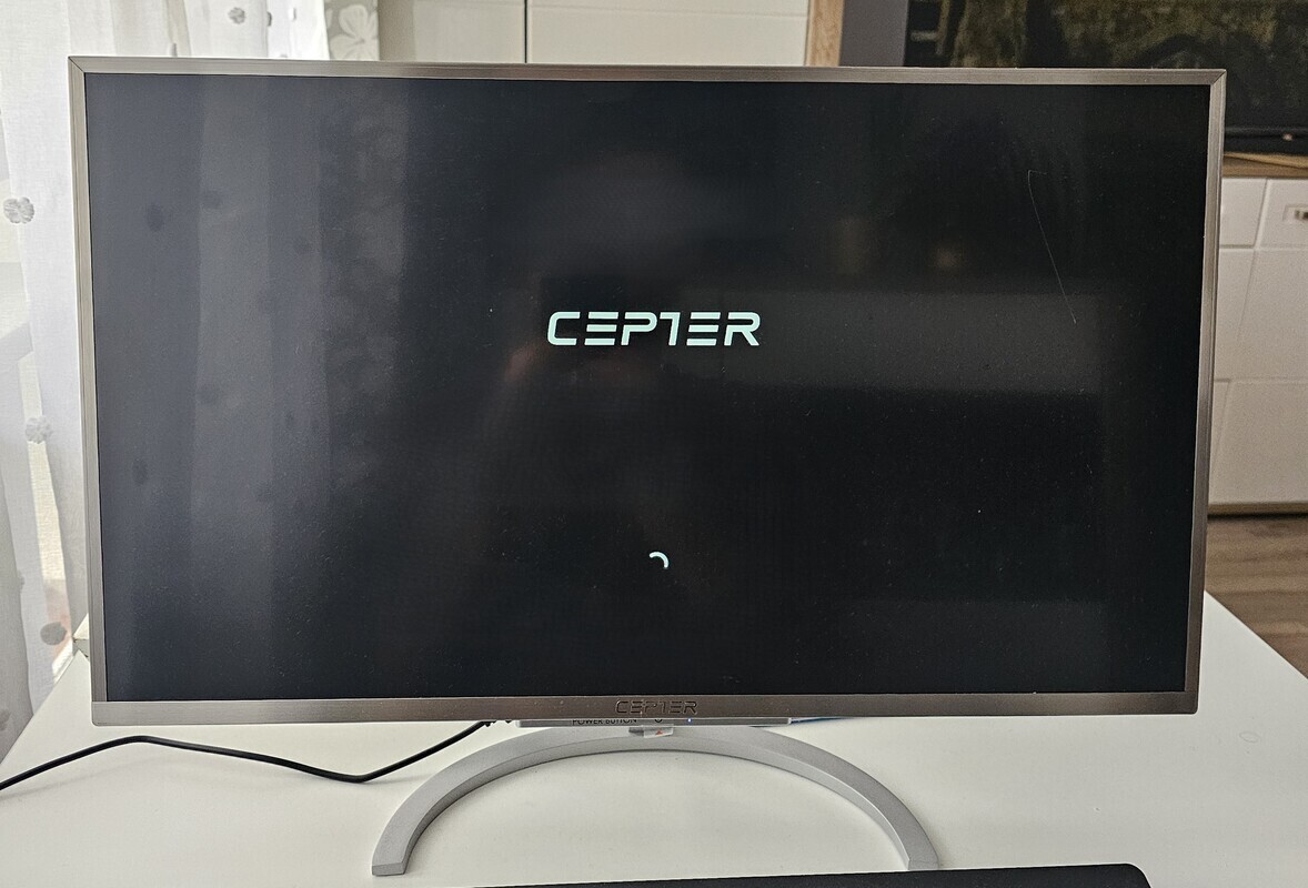 Elbląg Sprzedam Komputer typu All in one AiO Cepter 24
Używany, posiada nieliczne oznaki używania. 
Usterka to rysa na