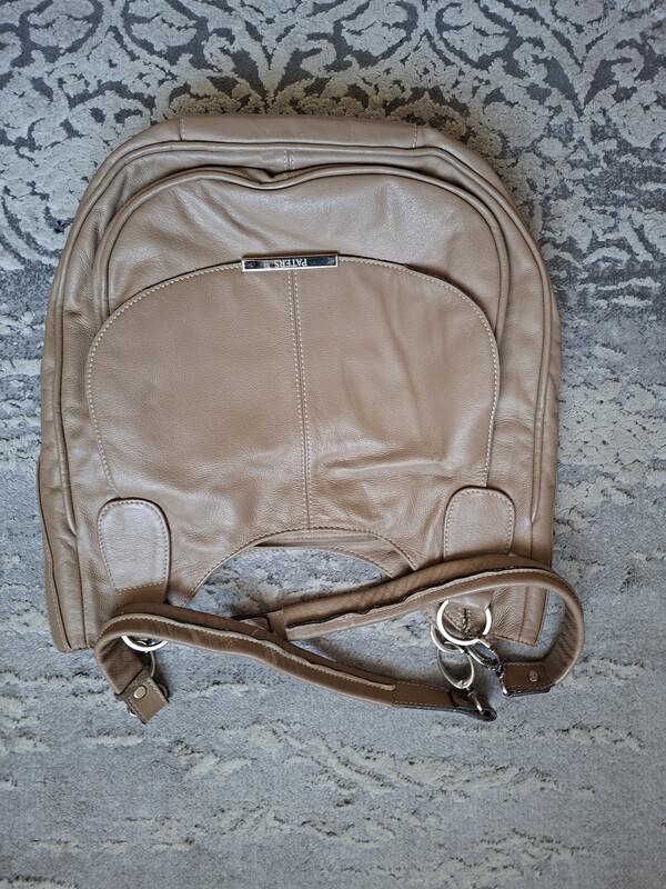 Elbląg Sprzedam torebki w bardzo dobrym stanie
- cena  od 30 pnl do 100 pln. 
Cena zależy od wyboru torebki. Do