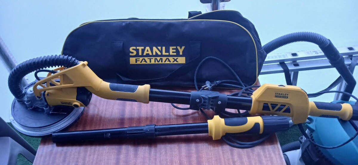 Elbląg Sprzedam żyrafę Stanley w zestawie z odkurzaczem Makita z ręcznym otrzęsaczem. Zestaw zakupiony w styczniu 2026
