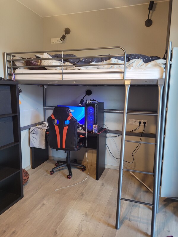 Elbląg Sprzedam łóżko pietrowe i dwa kallax z ikea. Za calosc 600zl