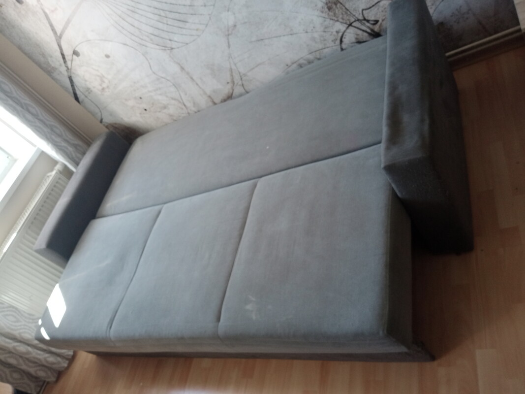 Elbląg Oddam za paczkę kawy sofę rozkładaną z pojemnikiem wymiary dł.230/szer.94cm, po rozłożeniu dł.230cm/150cm