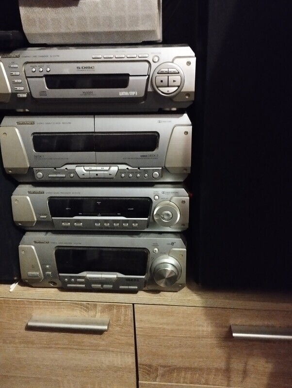 Elbląg Sprzedam wieżę Technics SA -EH 790 stan bardzo dobry czyta wszystkie płyty CD włącznie z nagrywanym i