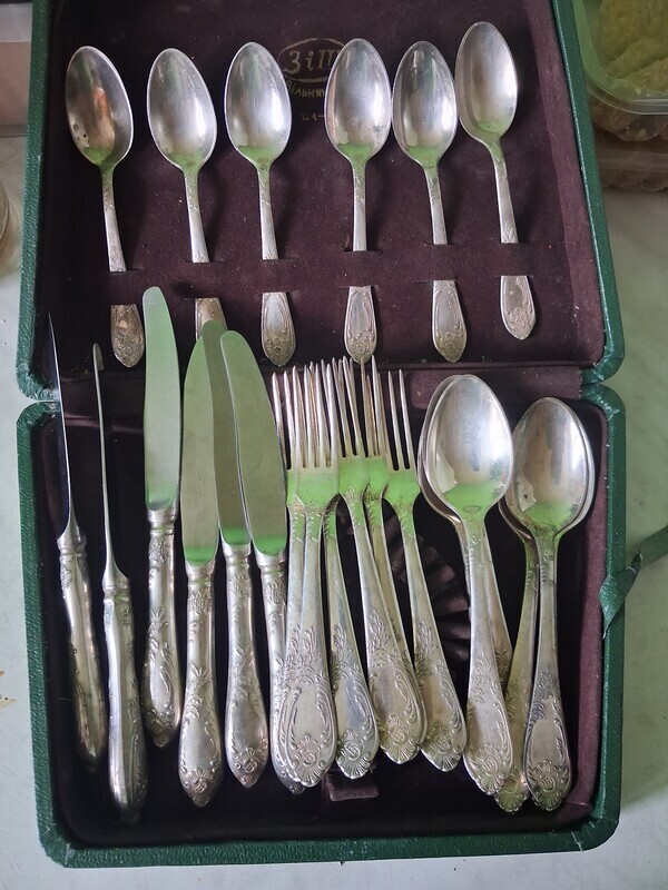 Elbląg sprzedam sztućce jak na zdjęciu cena 150 zł