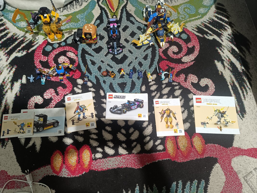 Elbląg Sprzedam oryginalne klocki LEGO stan bardzo dobry są złożone i nie brakuje żadnych elementów. Instrucje