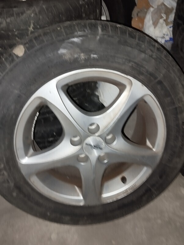 Elbląg Alufelgi 15 5x100 całe kola
Toyota Prius i inne 
Proste nie naprawiane cena za komplet 
400 zl. 
Opony na jeden