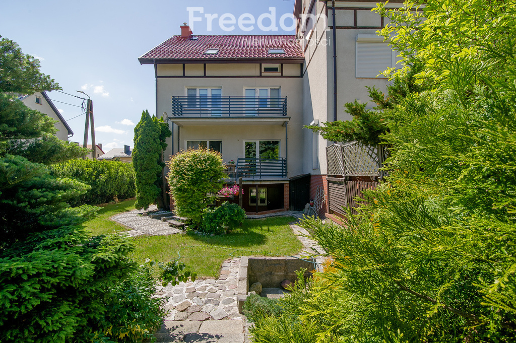 Elbląg FREEDOM NIERUCHOMOŚCISprzedam dom - Elbląg, Zofii Nałkowskiej. Atrakcyjny dom położony w malowniczej