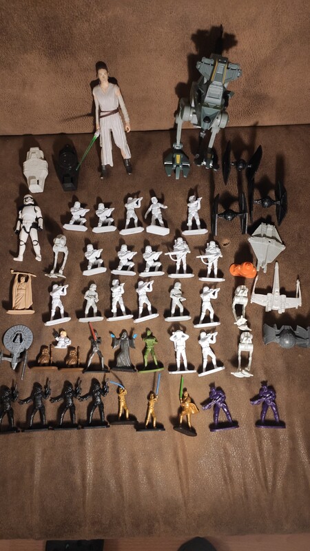 Elbląg Sprzedam zestaw figurek ze świata Star Wars widoczny na zdjęciu. Zabawki są używane, w bardzo dobrym stanie