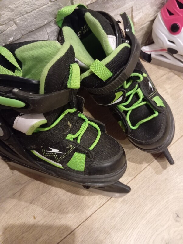 Elbląg Łyżwy 
Chłopięce rozmiar 29-32
Dziewczęce rozmiar. 27-30  
55zł. za parę