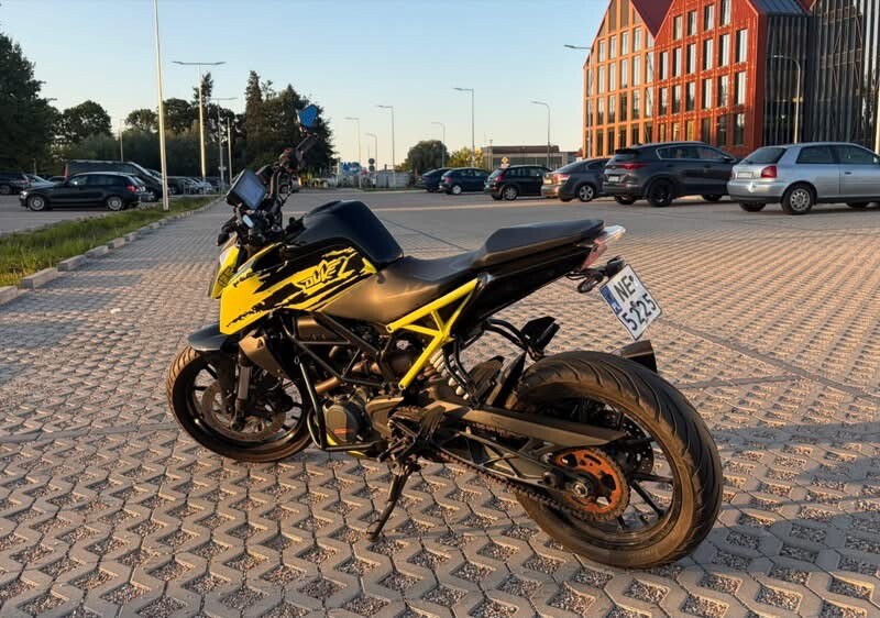 Elbląg **KTM DUKE 125 | 2017 | 32 146 km | 15 KM**