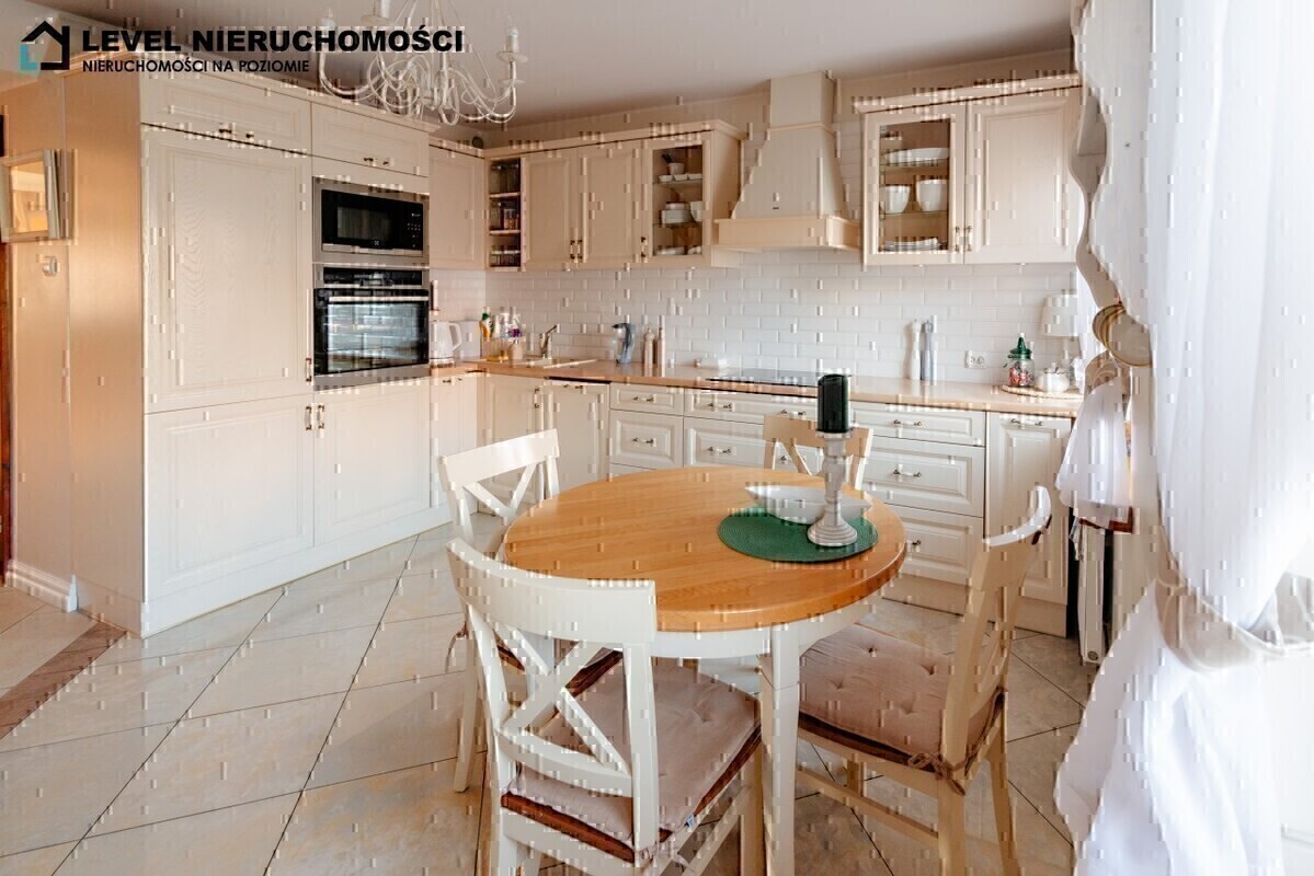 Elbląg LEVEL NIERUCHOMOŚCI&nbsp; &nbsp; Mieszkanie dwupoziomowe, czteropokojowe&nbsp; ul. Nitschmanna, Elbląg&nbsp;