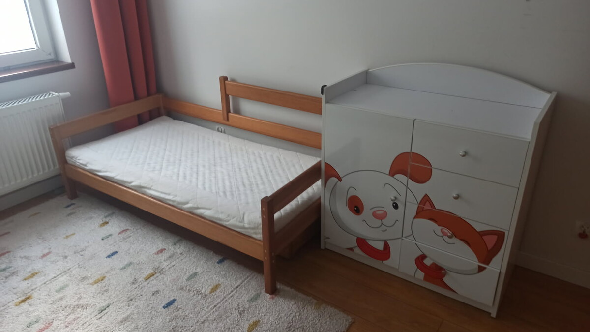 Elbląg Oddam łóżeczko dziecięce jak na zdjęciu z materacem.